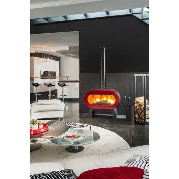 Poêle à bois FIFTY ARCHE porte émaillée Rouge - Invicta - Ambiance -Poeleplus