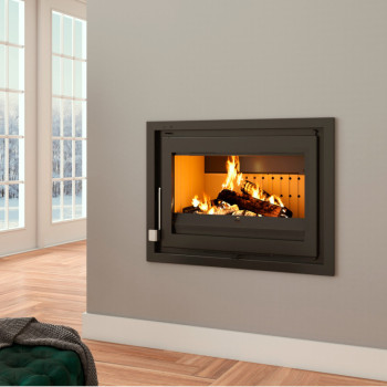 Insert à bois  I-170 - ref 702C01 - 70 cm - 12 à 17 kW - acier et fonte - exemple d'installation