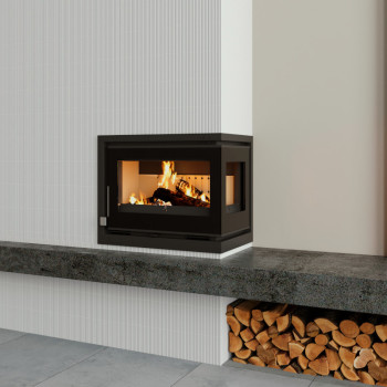 Insert à bois  IT-172 DK - ref 702C27 - 70 cm - 12 à 17 kW -  Foyer vermiculite - Deux côtés vitrés - Exemple d'installation
