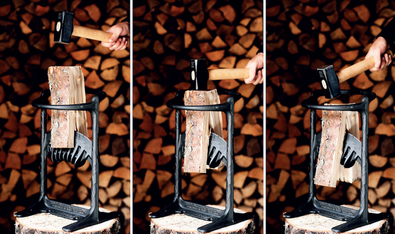 Fendre des bûches avec un Kindling Cracker